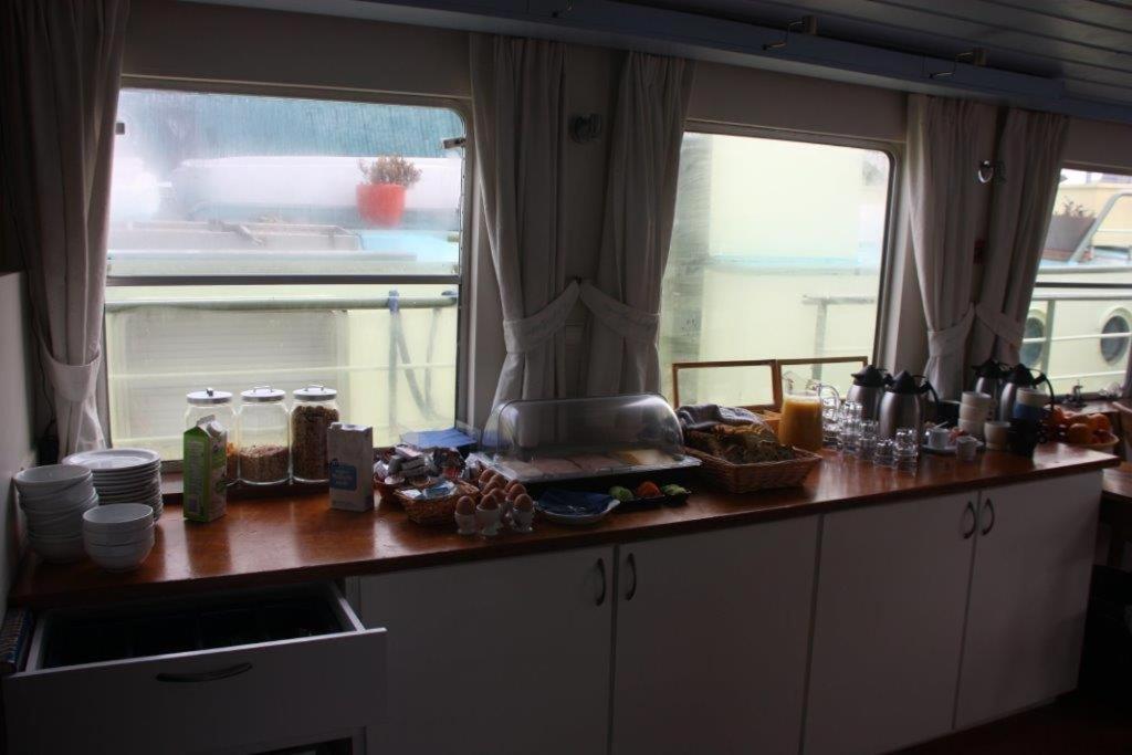 Hotelschip Gandalf Amsterdam Exterior photo